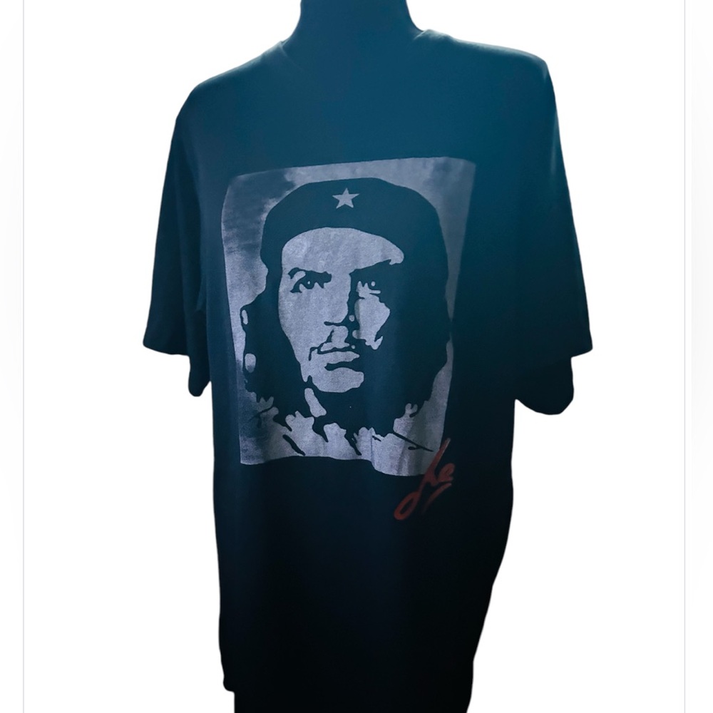 5/25$ ✨ Che Guevara Tee’s